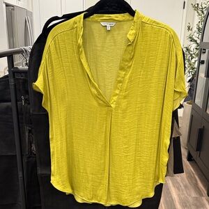 🔴 $15 SALE - Naked Zebra Vibrant Lime Green Blouse